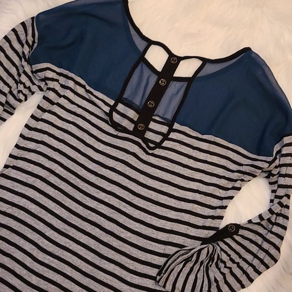 Unique style top - Picture 3 of 4